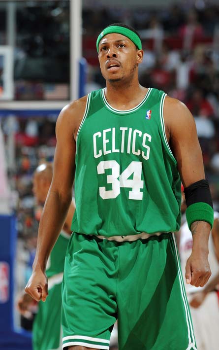 铜梁龙祝贺海港三连冠：你们展现了王者之师应有的底蕴与风范（铜梁龙贺海港三连冠：王者底蕴与风范尽显）