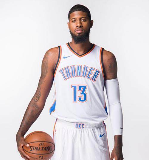 德科：梅西短暂回归？这不可能；还没和莱万谈续约的事（德科：梅西短期回归无望；与莱万续约尚未开启）