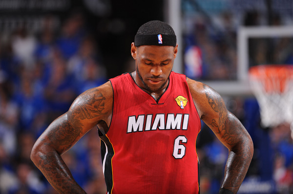 英格拉姆扛起进攻大旗，巴恩斯状态堪忧，猛龙次节净负21分（英格拉姆火力全开，巴恩斯低迷，猛龙次节惨输21分）