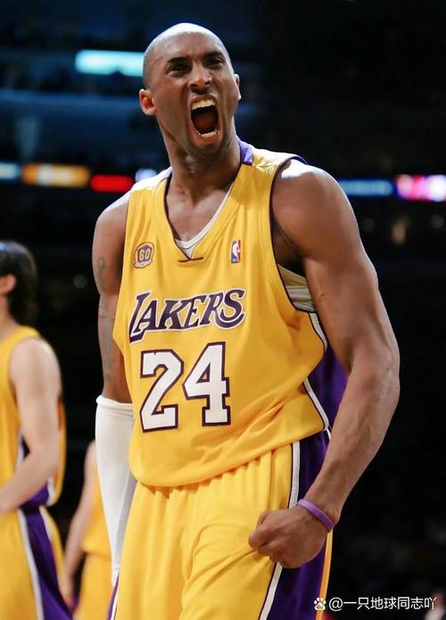 亚特兰大2比1逆转切尔西，德凯特拉雷制胜（德凯特拉雷绝杀，亚特兰大2-1逆转切尔西）