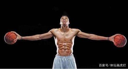 贡献两双表现！埃迪关键时刻盖帽＆进攻篮板帮助灰熊拿下比赛（埃迪砍下两双，关键大帽+前场篮板助灰熊取胜）