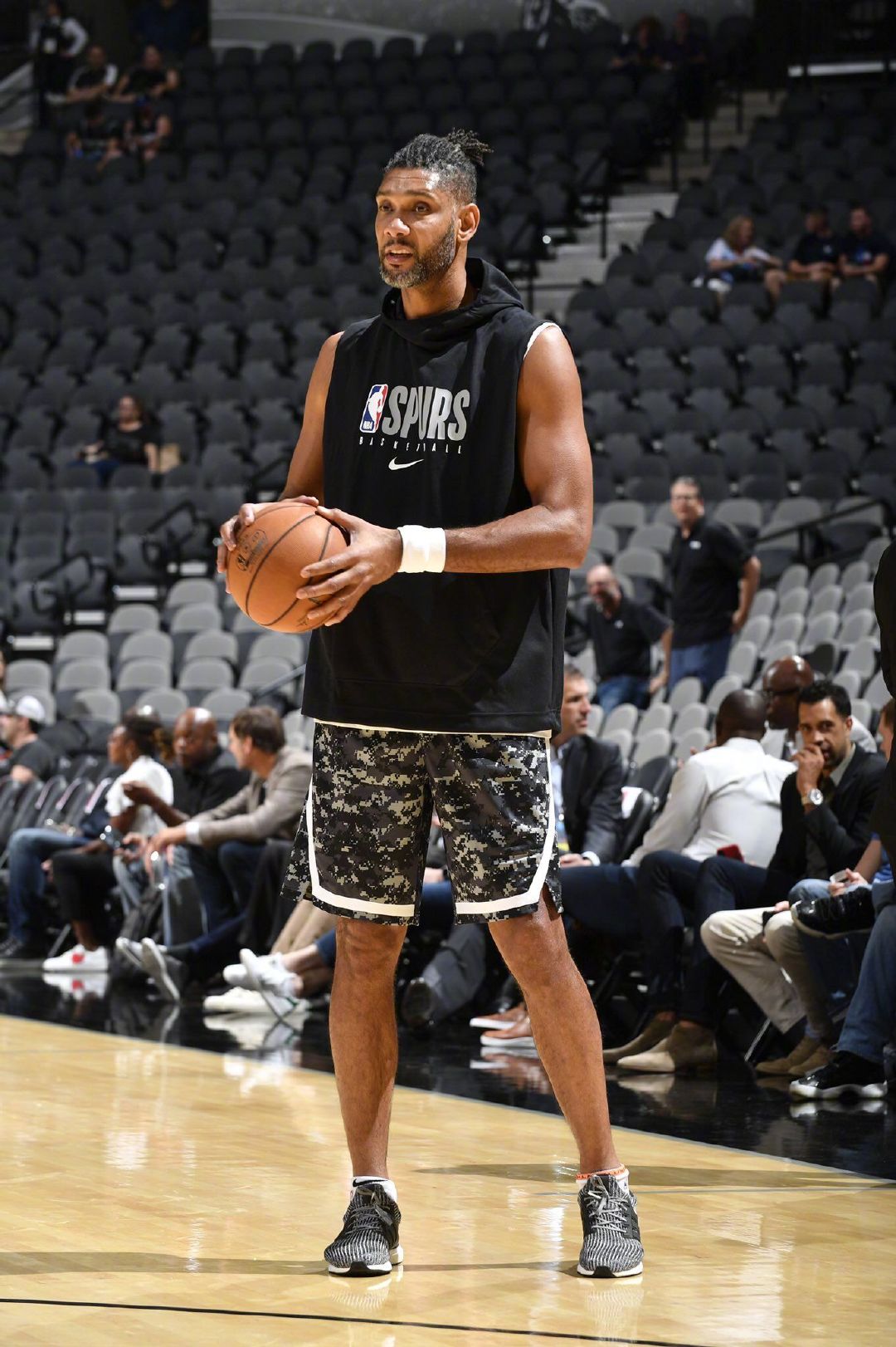 国王官方：德拉维多瓦和布鲁斯可以出战对阵野猫（国王官宣：德拉维多瓦、布鲁斯均可出战对阵野猫）