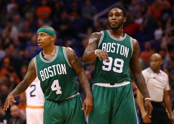 欧文快攻一条龙完成得分（欧文一条龙快攻上篮得手）