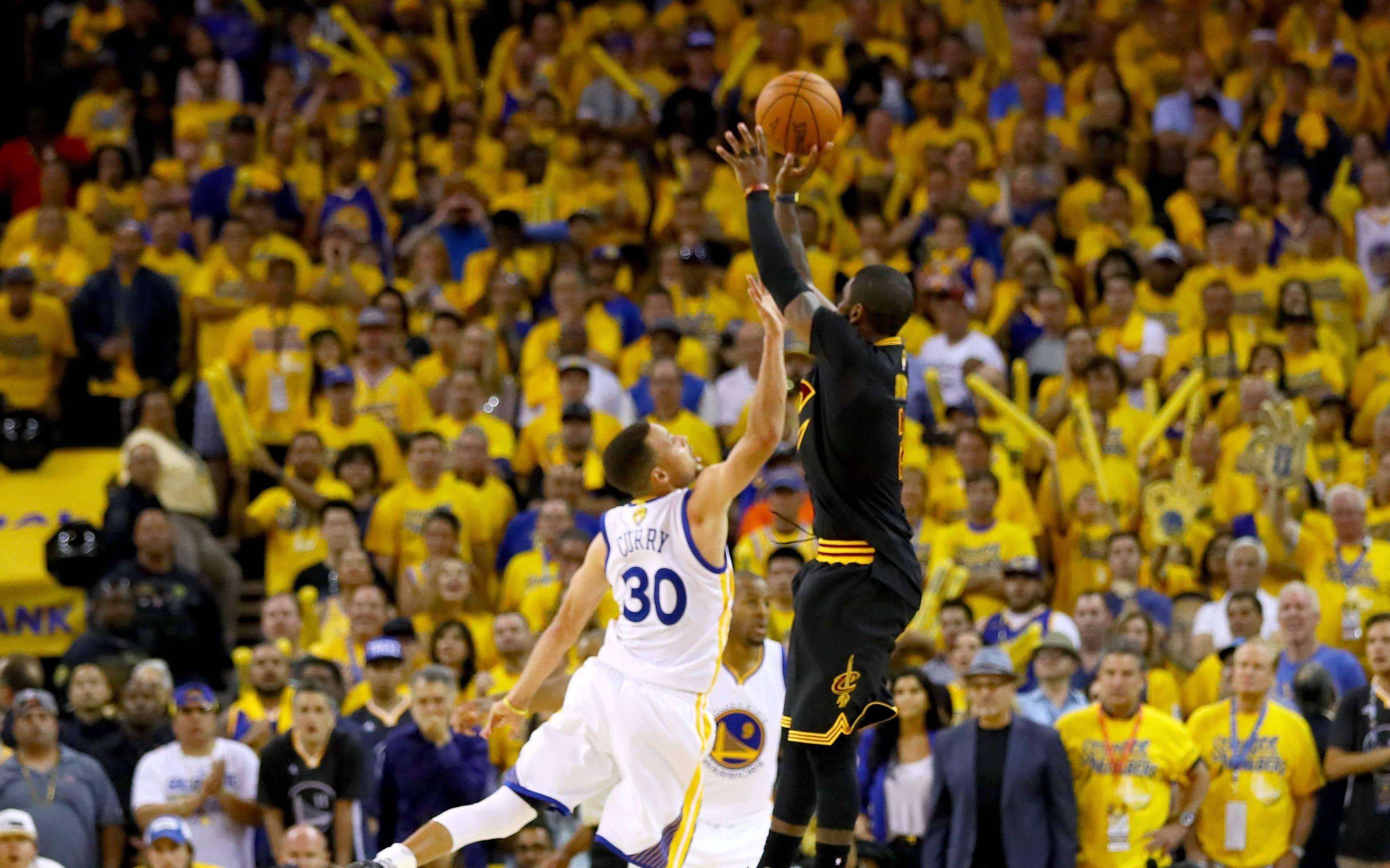 官方：英格兰名哨安东尼-泰勒将执法欧冠第4轮布鲁日vs巴萨（官宣：英格兰名裁安东尼-泰勒将执法欧冠第4轮布鲁日对阵巴萨）